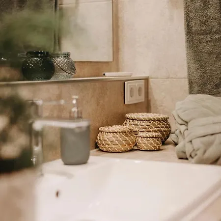 Traber Im Herzen Leipzigs Balkon Parkplatz *