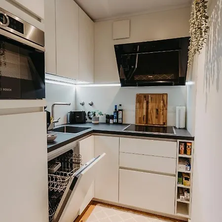 Traber Im Herzen Leipzigs Balkon Parkplatz *