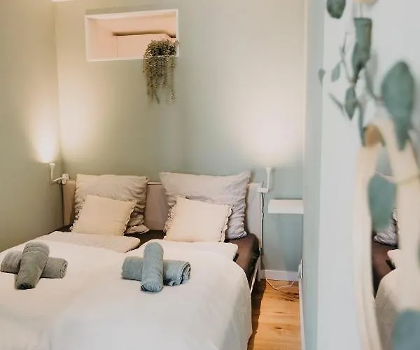 Traber Im Herzen Leipzigs Balkon Parkplatz *